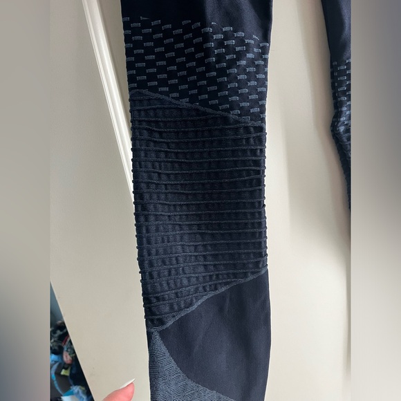 SPANX leggings - Picture 2 of 7